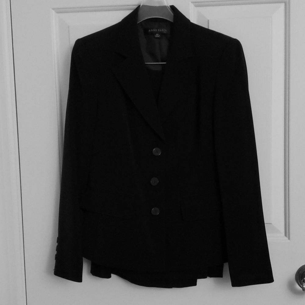 Anne Klein Skirt Suit